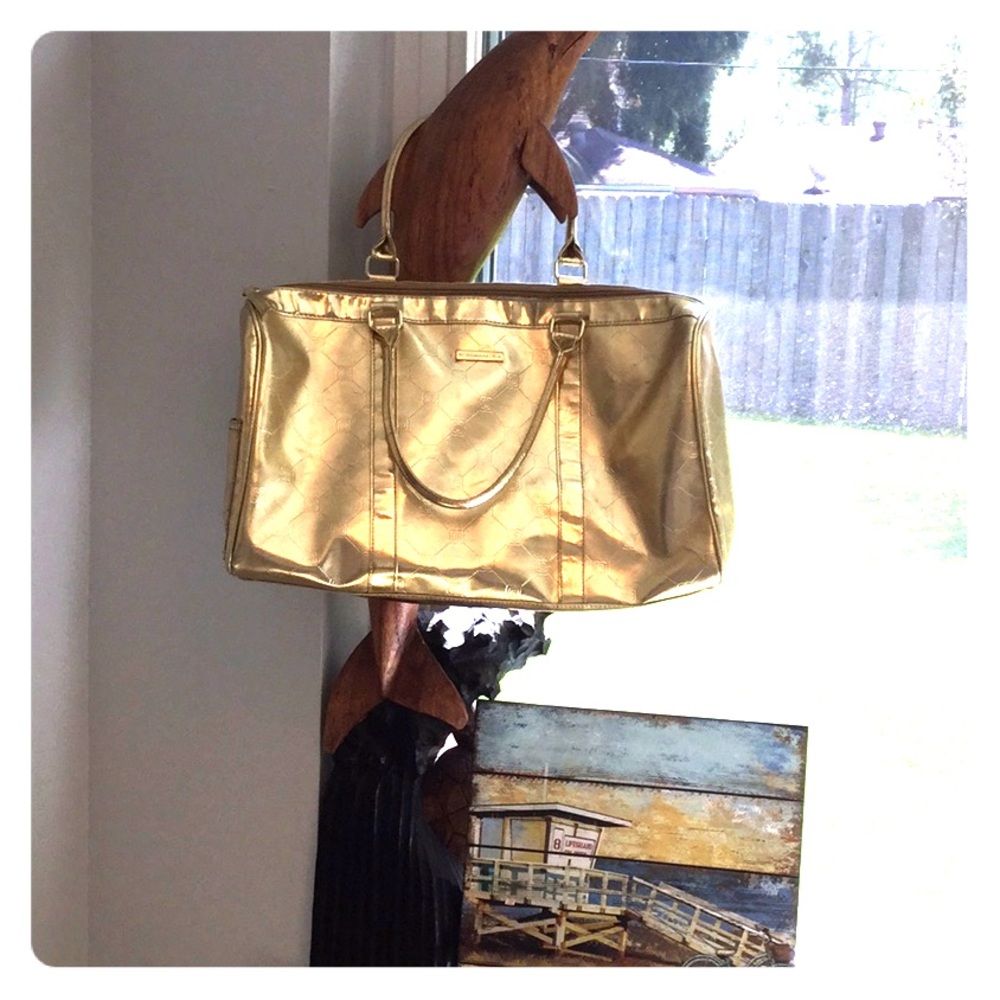 BCBG MAXAZIRA WEEKENDER